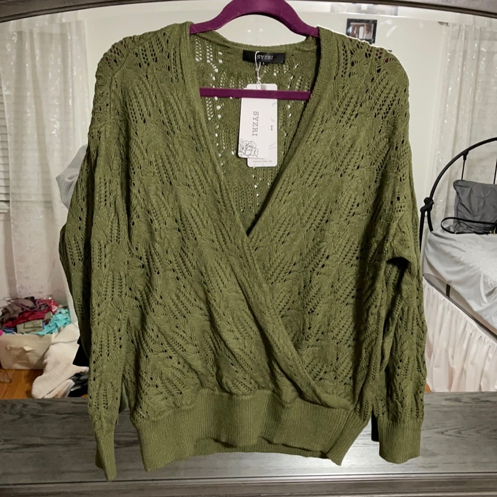 AMAZON Army green sweater